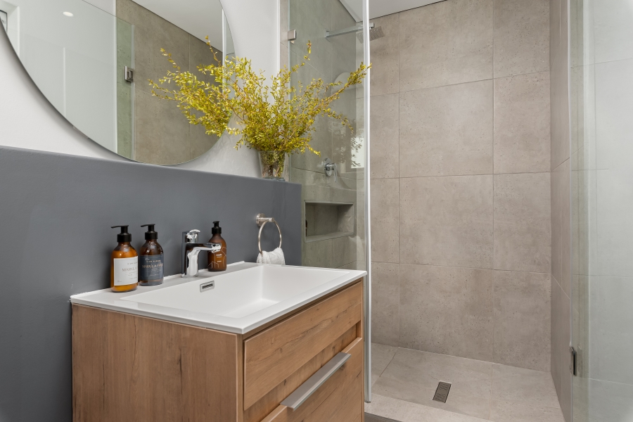 1 Bedroom Property for Sale in Sea Point Western Cape